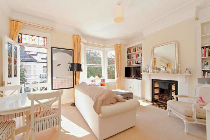 2 Bedroom Flat To Rent In Winchendon Road, London, SW6