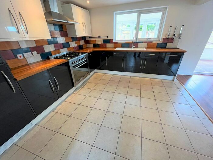 3 Bedroom Semi-Detached House To Rent In Round Acre, Samlesbury, Preston, PR5