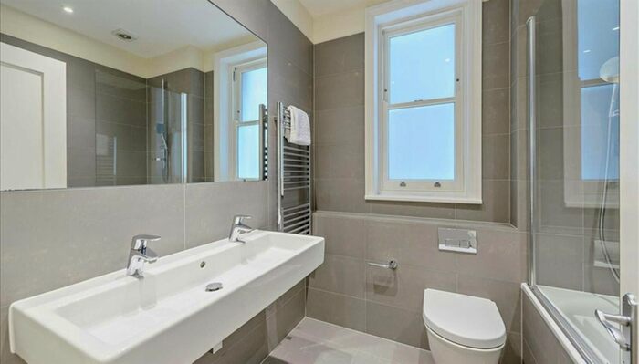 2 Bedroom Flat To Rent In King Street, London, W6