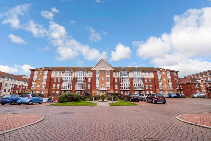 1 Bedroom Property For Sale In Queens Parade, Margate, CT9