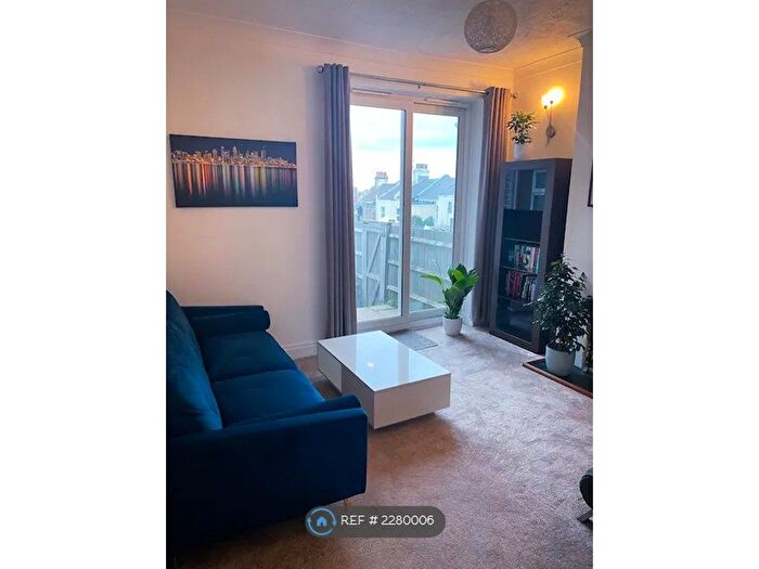 2 Bedroom Flat To Rent In Shanklin Road, Brighton, BN2