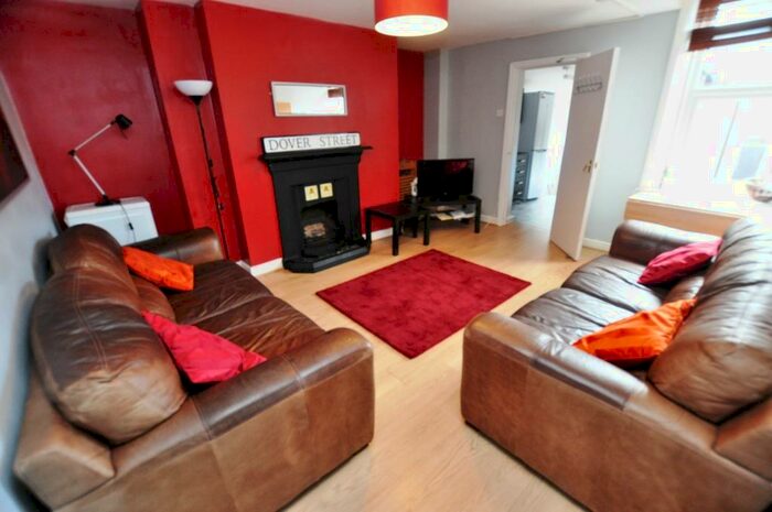 6 Bedroom Maisonette To Rent In Ashleigh Grove, West Jesmond, Newcastle Upon Tyne, NE2