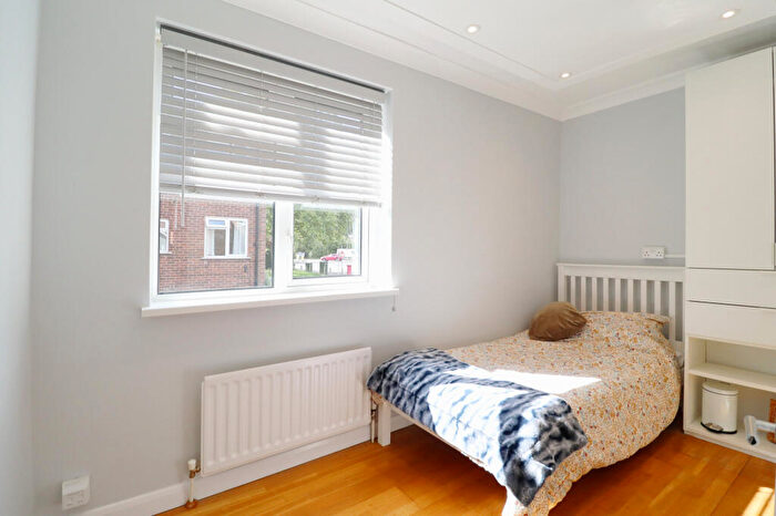 2 Bedroom Flat For Sale In Church Lane, Bromley, BR2