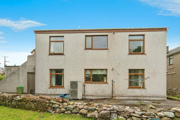 3 Bedroom House For Sale In Pontllyfni, Caernarfon, Gwynedd, LL54