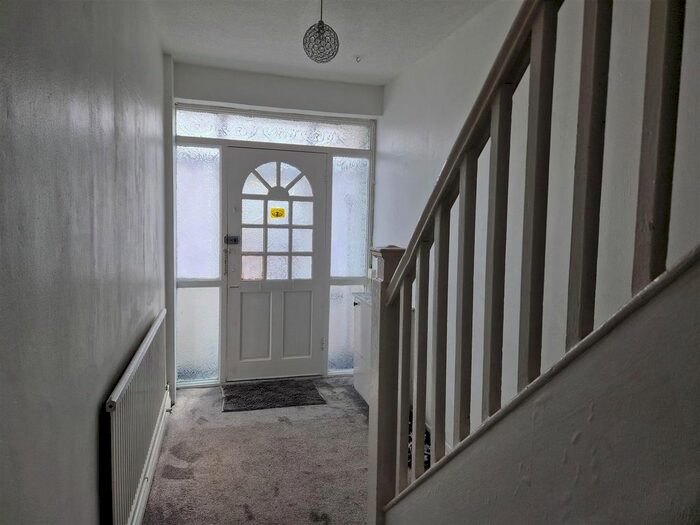 Property To Rent In Scotts Road, Southall, UB2