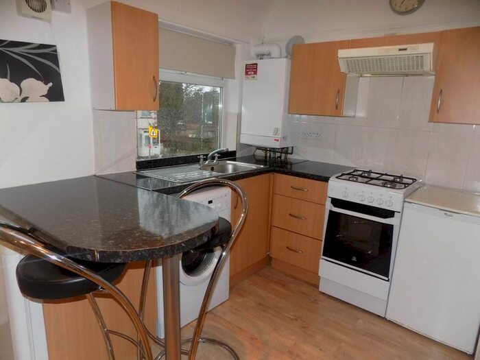 1 Bedroom Flat To Rent In Bourne Avenue, Hayes, Middlesex, UB3