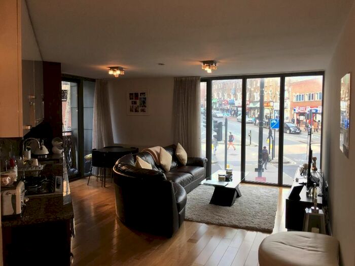 1 Bedroom Flat To Rent In High Road, Wood Green, London, N22