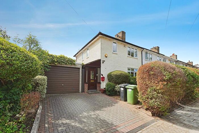 3 Bedroom End Of Terrace House For Sale In Shaw Road, Bromley, BR1