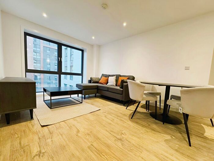 2 Bedroom Apartment To Rent In Phoenix, Saxton Lane, Leeds, LS9