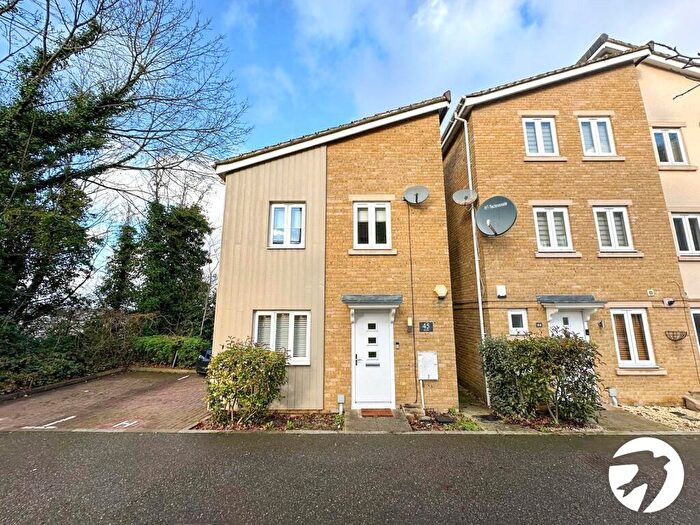 3 Bedroom Detached House For Sale In Ward View, Chatham, Kent, ME5