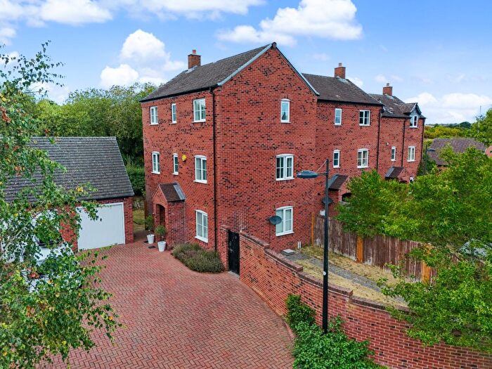 5 Bedroom End Of Terrace House For Sale In Round House Park, Horsehay, Telford, Shropshire, TF4