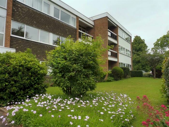2 Bedroom Flat To Rent In Warren Close, Leamington Spa, CV32