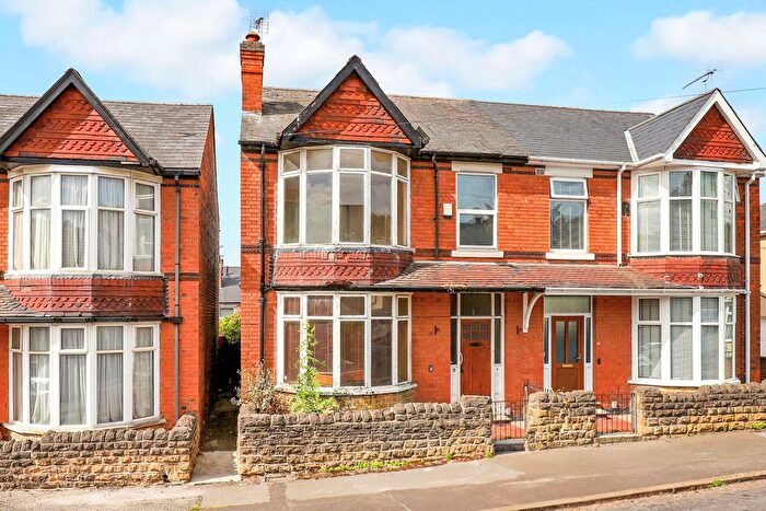 3 Bedroom Semi-Detached House For Sale In Barnston Road, Nottingham, NG2