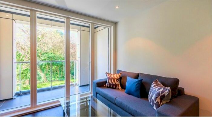 1 Bedroom Flat To Rent In Pump House Crescent, Kew Bridge West TW8