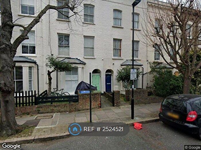 Studio To Rent In Woodfall Road, London, N4