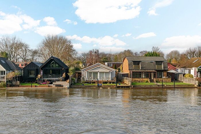 3 Bedroom Bungalow For Sale In River Ash Estate, Shepperton, TW17