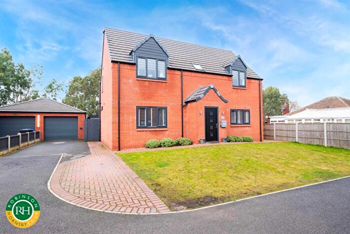 3 Bedroom Detached House For Sale In Station Road, Dunscroft, Doncaster, DN7