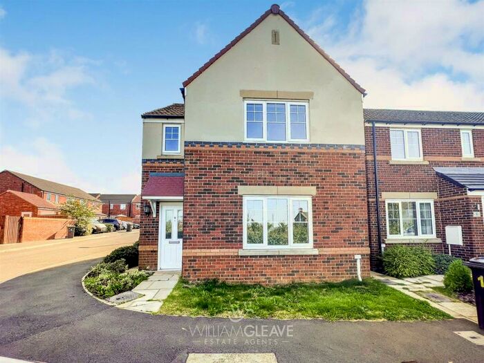 3 Bedroom Detached House To Rent In Cwrt Melangell, Oakenholt, CH6