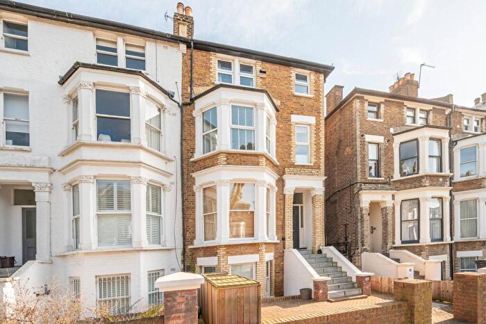 2 Bedroom Flat To Rent In Fordwych Road, West Hampstead, London, NW2
