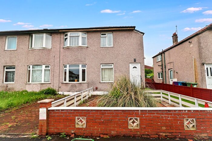 2 Bedroom Flat For Sale In Castlemilk Road, Glasgow, G44