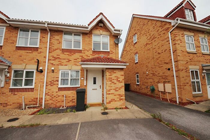 2 Bedroom Town House To Rent In Rainsborough Way, York, YO30