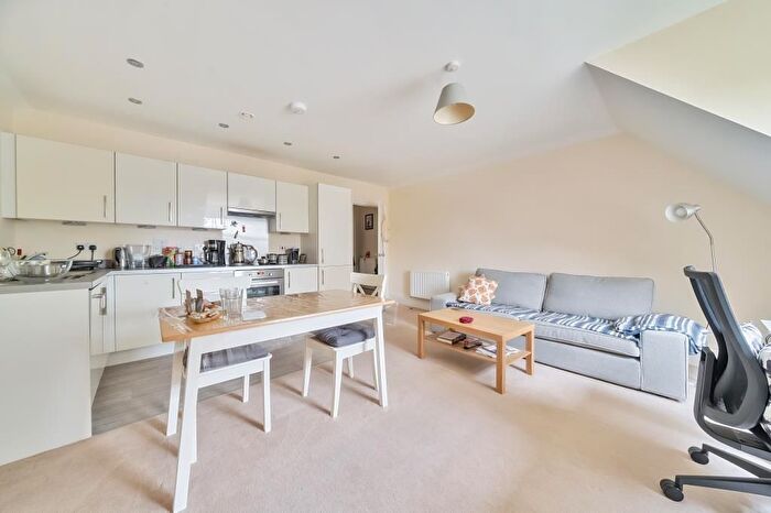 1 Bedroom Flat For Sale In Newbury, Berkshire, RG14