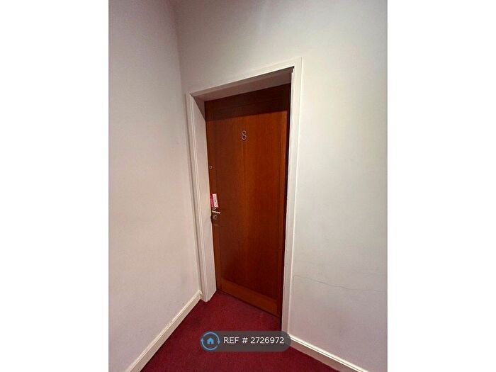2 Bedroom Flat To Rent In Silens Works, Bradford, BD1