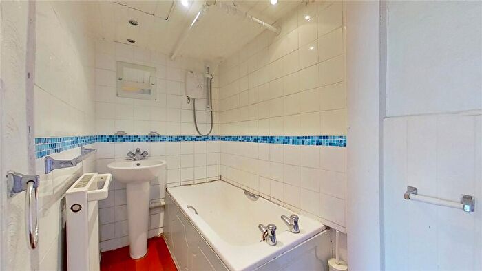 1 Bedroom Flat To Rent In Albert Street, Leith, Edinburgh, EH7