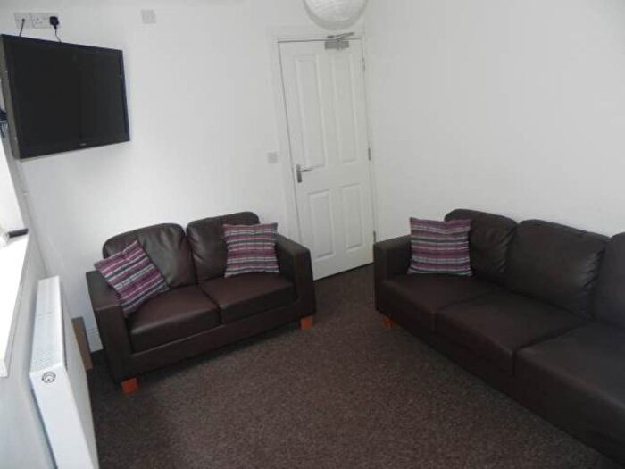 3 Bedroom Property To Rent In St Helens Avenue, Brynmill, ( Bed Advert), Swansea, SA1