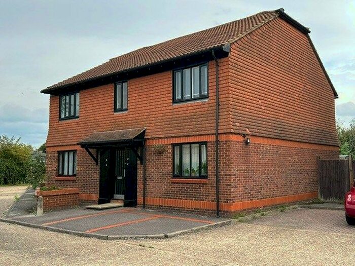 1 Bedroom Flat To Rent In Holmlea Road, Datchet, Slough, SL3