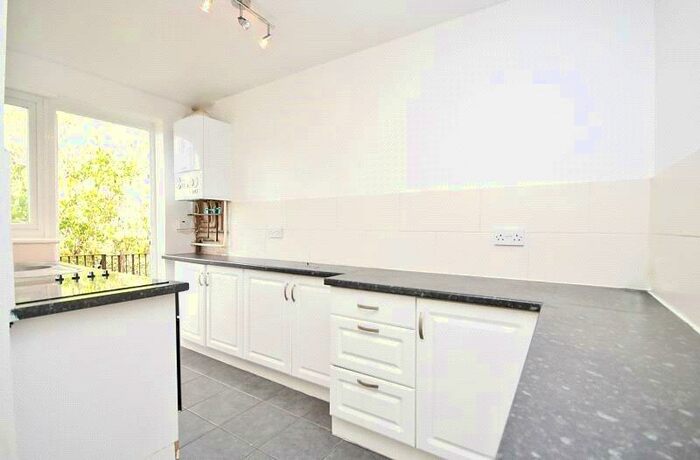 2 Bedroom Maisonette To Rent In Grantham Gardens, Romford, Essex, RM6