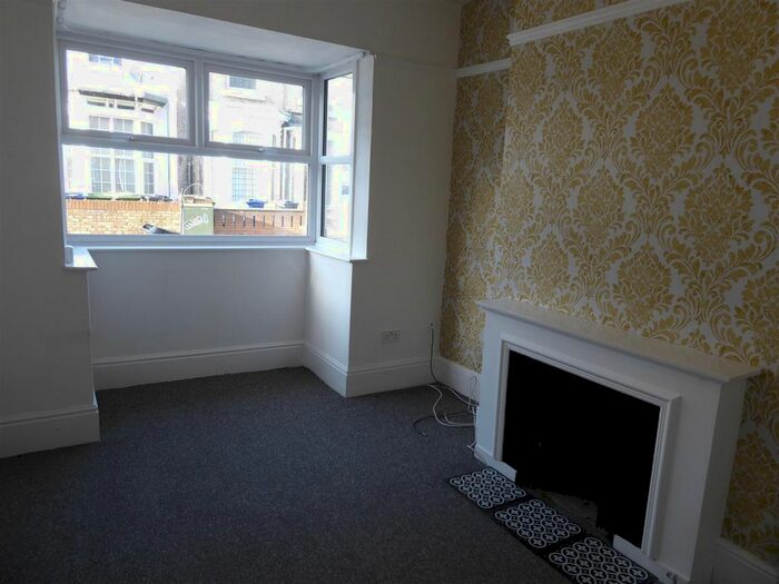 3 Bedroom Terraced House To Rent In Yarra Road, Cleethorpes, DN35