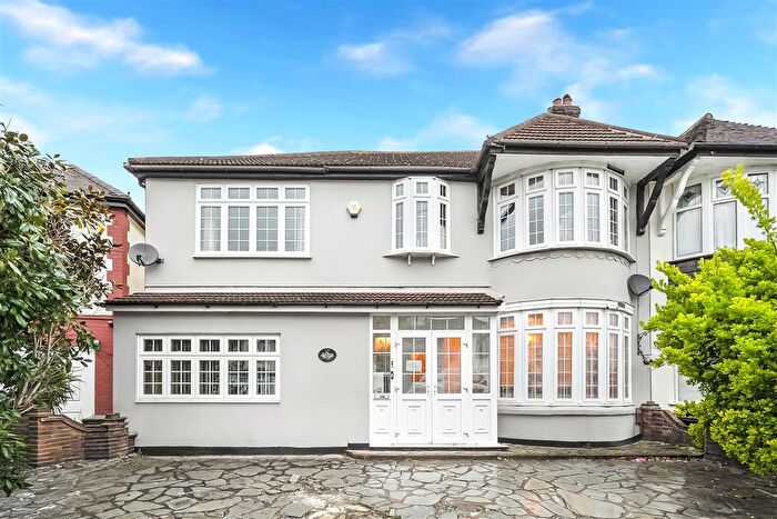 5 Bedroom Property For Sale In Ashburton Avenue, Ilford, IG3