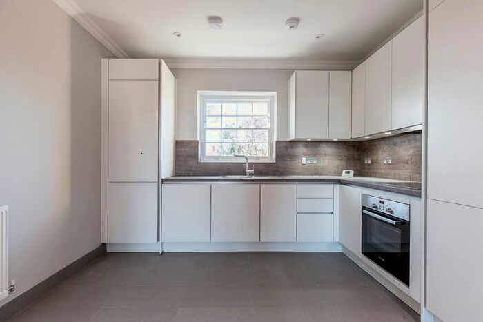 2 Bedroom Flat To Rent In Thornbury Road, Osterley, Isleworth, TW7