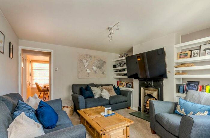 3 Bedroom Semi-Detached House To Rent In Stoke Road, Guildford, GU1