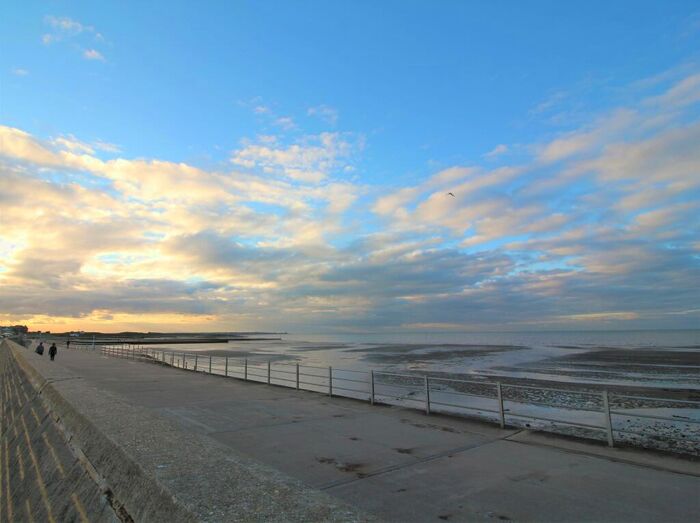 1 Bedroom Flat To Rent In Minnis Road, Minnis Bay, CT7