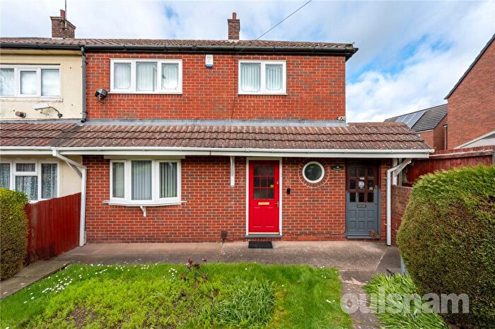 3 Bedroom Semi Detached House For Sale In Frankley Beeches Road, Northfield, Birmingham, B31