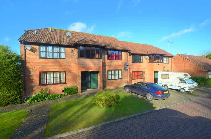 1 Bedroom Apartment To Rent In Cameron Road, Chesham, HP5