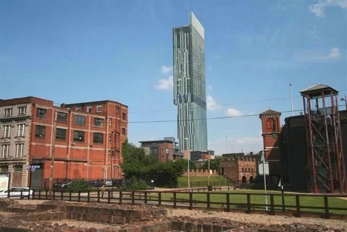 2 Bedroom Flat To Rent In Deansgate, Manchester, M3
