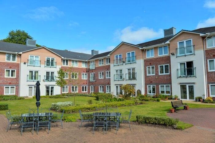 1 Bedroom Flat For Sale In Heyes Avenue, St Helens, WA11