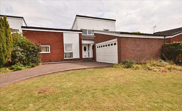3 Bedroom Link Detached House For Sale In The Farthings, Astley Village, Chorley, PR7