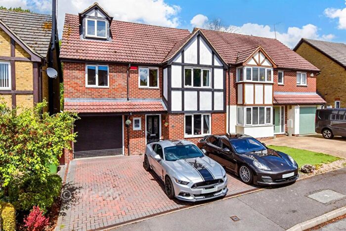 5 Bedroom Detached House For Sale In Chippendayle Drive, Harrietsham, Maidstone, Kent, ME17
