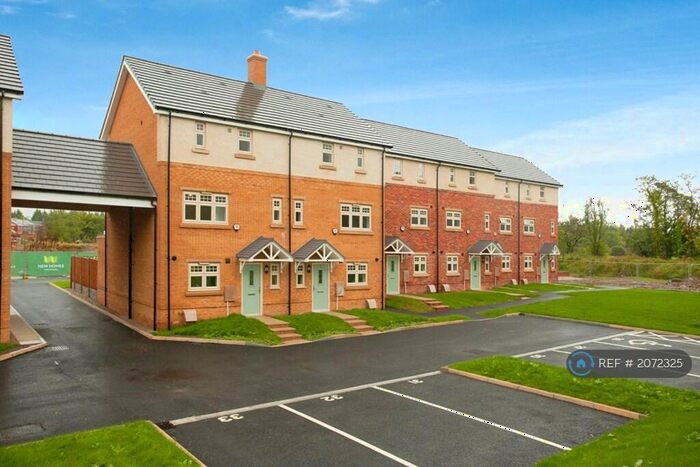 4 Bedroom Semi-Detached House To Rent In Whitehall Drive, Broughton, Preston, PR3