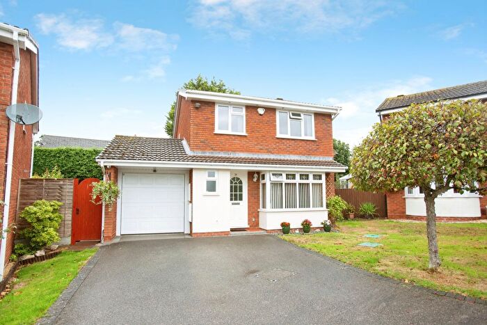 3 Bedroom Detached House For Sale In Gainsborough Drive, Mile Oak, Tamworth, B78