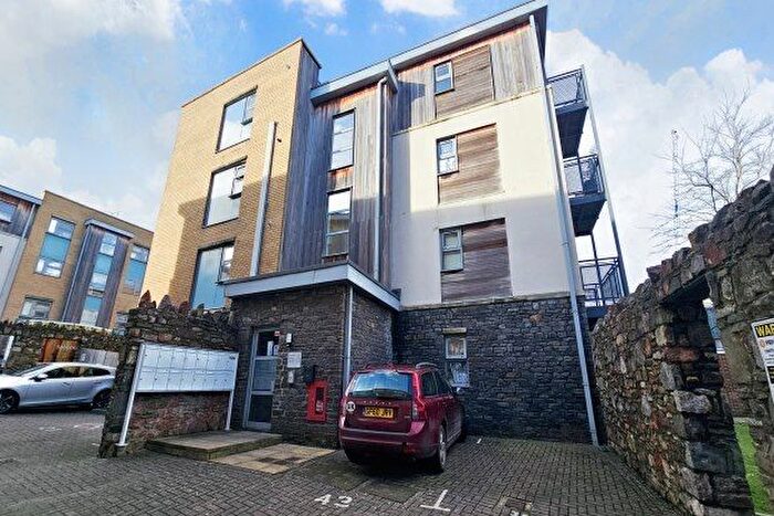 2 Bedroom Flat To Rent In Talavera Close, Bristol, BS2