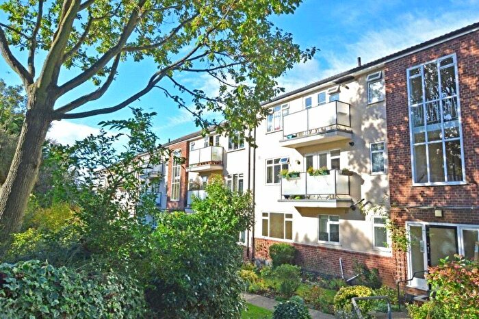 2 Bedroom Apartment To Rent In Riverview Heights, Eglinton Hill, Shooters Hill, London, SE18