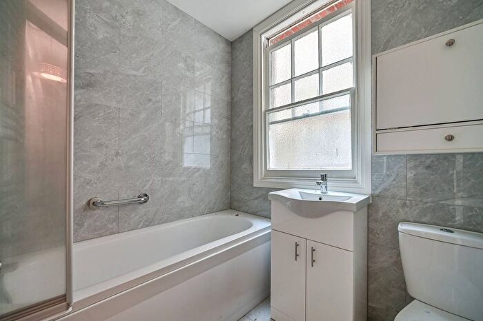 1 Bedroom Flat For Sale In Norroy Road, Putney, London, SW15