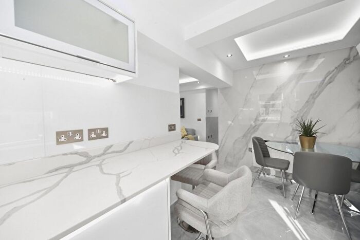 1 Bedroom Flat To Rent In Gloucester Place, London, W1U