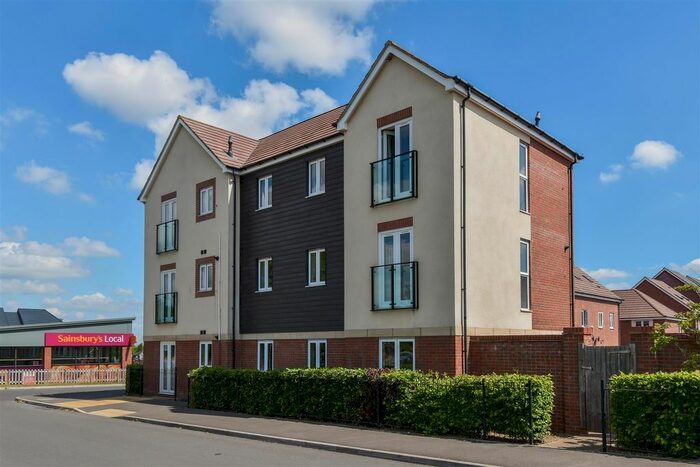 2 Bedroom Flat To Rent In Stirling Court, Bracken Way, Malvern, WR14