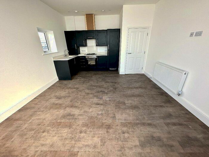 2 Bedroom Apartment To Rent In Church Rd, , Bed Apt, L36